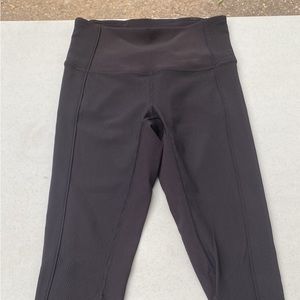 Lululemon crop pants